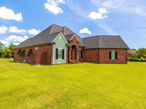 319 Chateau Dr, Lockport, LA 70374
