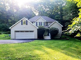 108 Hamlet Ct, East Stroudsburg, PA 18302