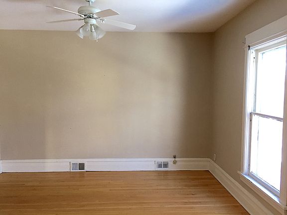 4th image of 618 Forest Ave