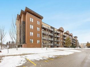 100 Dean Ave #402, Barrie, ON L9J 0H1