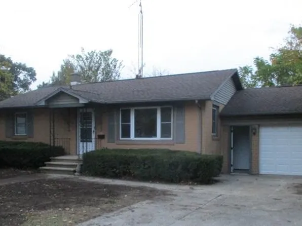 609 E Prairie Ronde St, Dowagiac, MI 49047