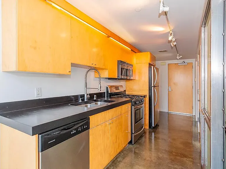 Glasdore Lofts — Photo 8