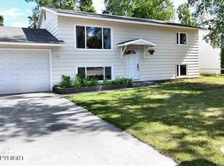 1161 Sunset Dr, Fairbanks, AK 99709