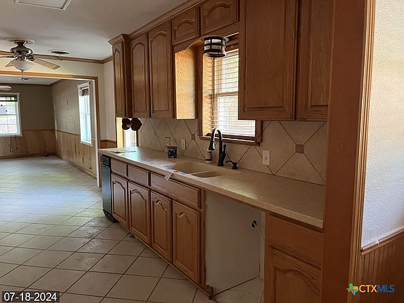 4th image of 1309 W Avenue A