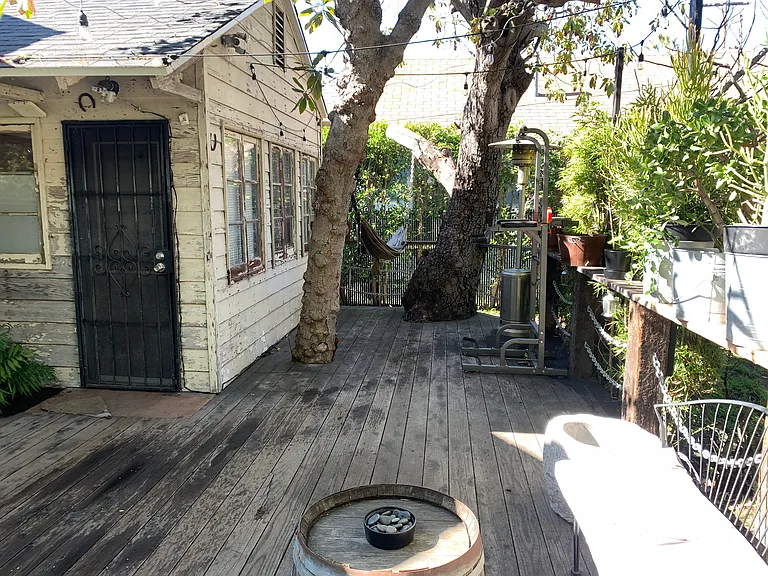 6537 Lexington Ave — Photo 30