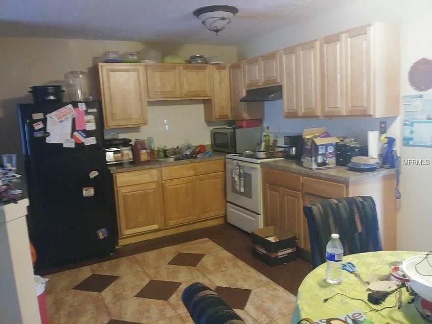 2nd image of 115 Sky Ln