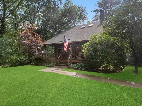4 Wood River Dr, Richmond, RI 02832