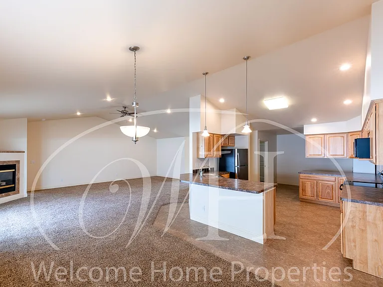 741 SE Magnoni Dr — Photo 9