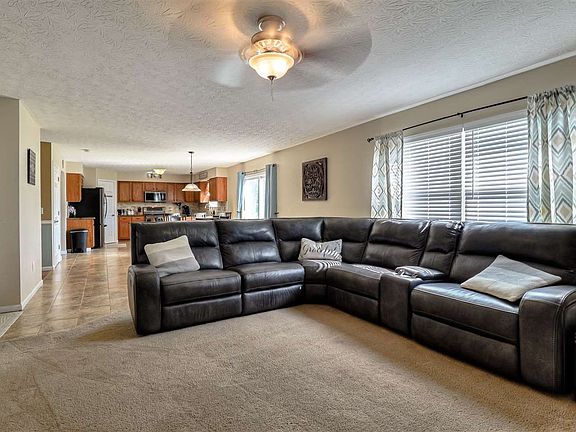 3rd image of 818 Ginmill Ct