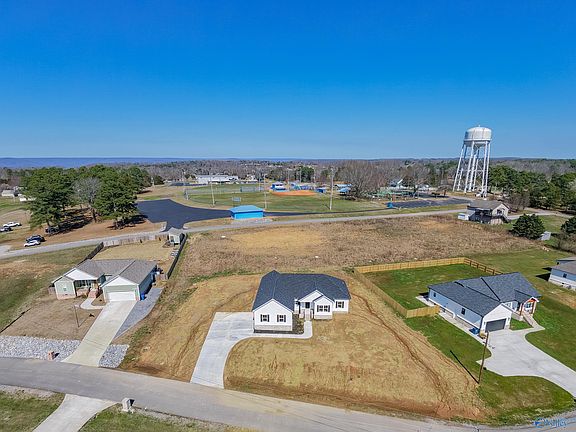 4th image of 206 Rustic Trce