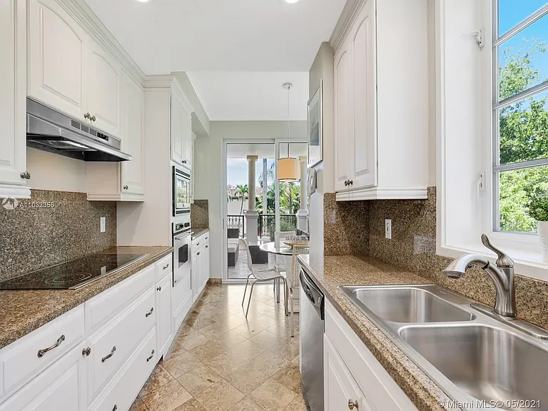 19126 Fisher Island Dr #19126 — Photo 9