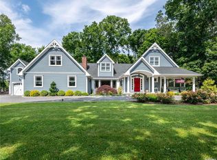 8 Dolores Ln, Northport, NY 11768