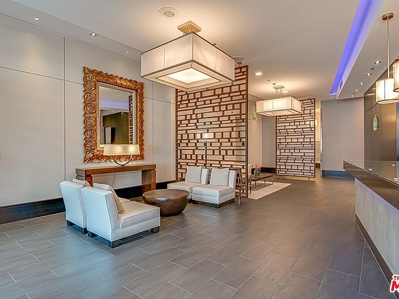 3rd image of 1100 S Hope St APT 808