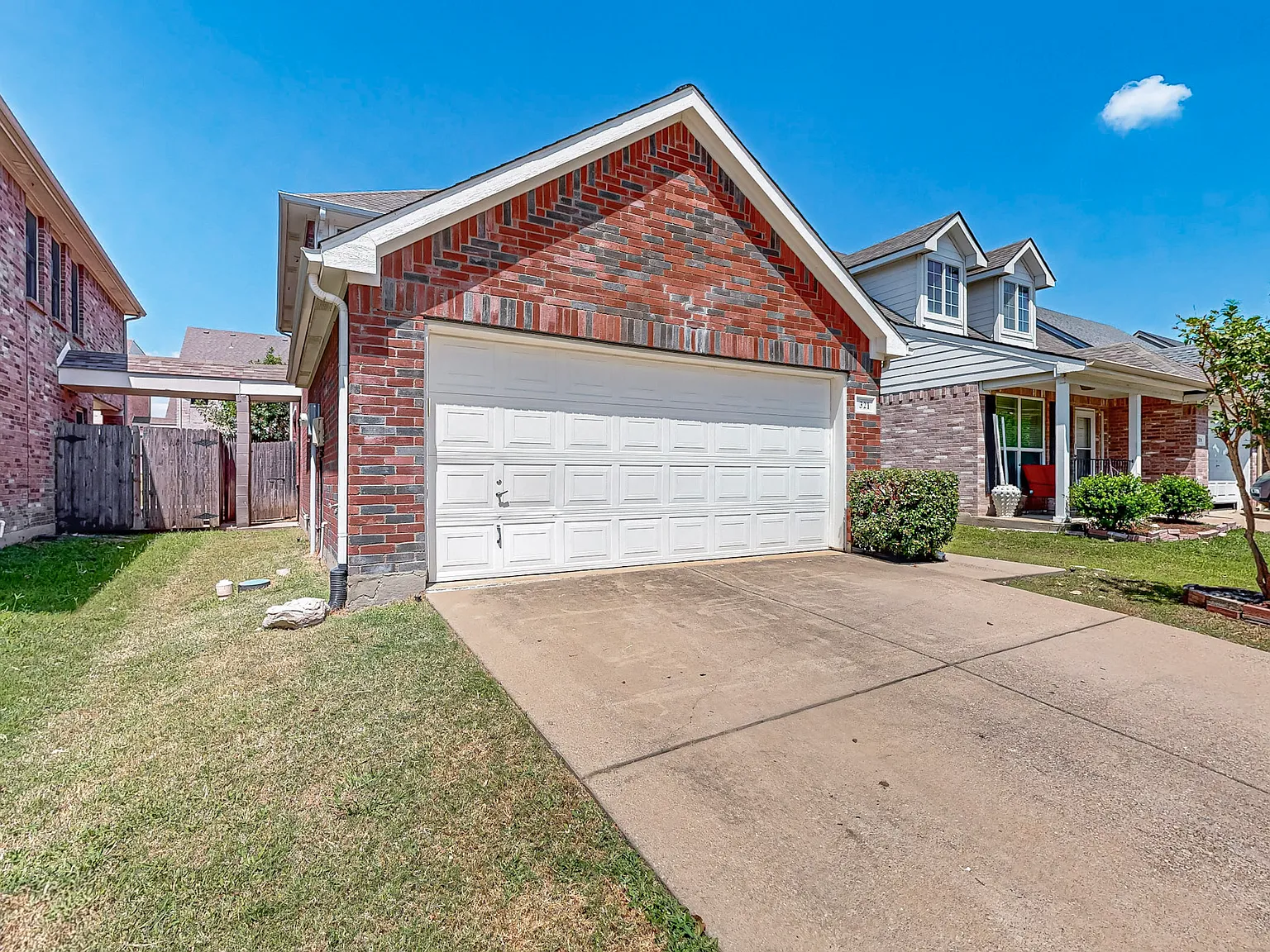 3 bed, 2.5 bath, 1476 sqft, $2,100 — Photo 4