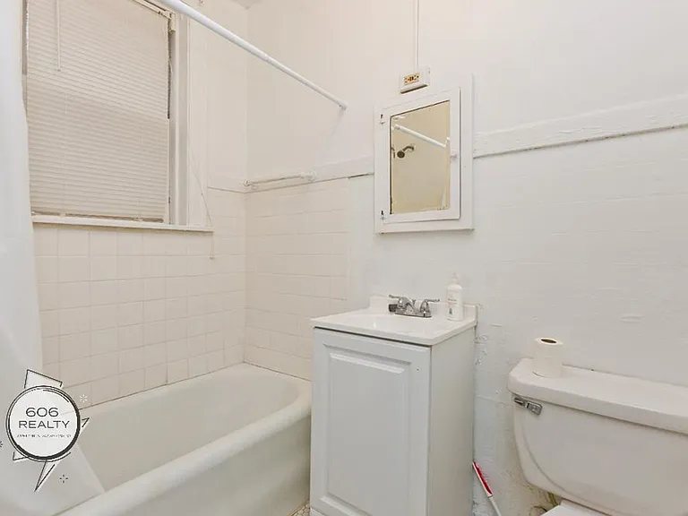 5011 W. Cermak Rd — Photo 7
