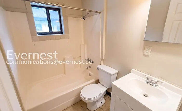 413 N Hawthorne St #B — Photo 7