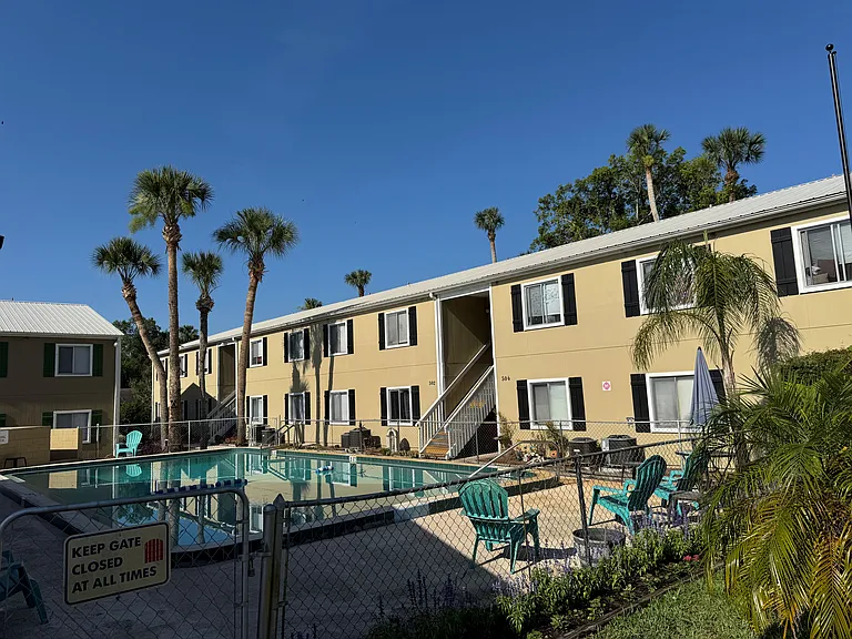 Lyn Garden Apartments — Photo 6
