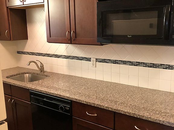 3rd image of 1121 Moorlands Dr APT 1N