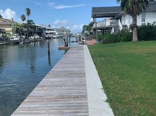 26 Flamingo Rd, Rockport, TX 78382