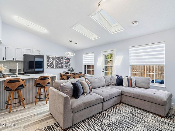 5th image of 9901 Oakledge Way