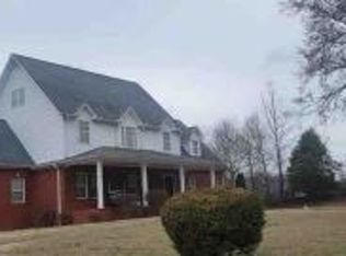 1299 Douglas Rd, Lexington, TN 38351