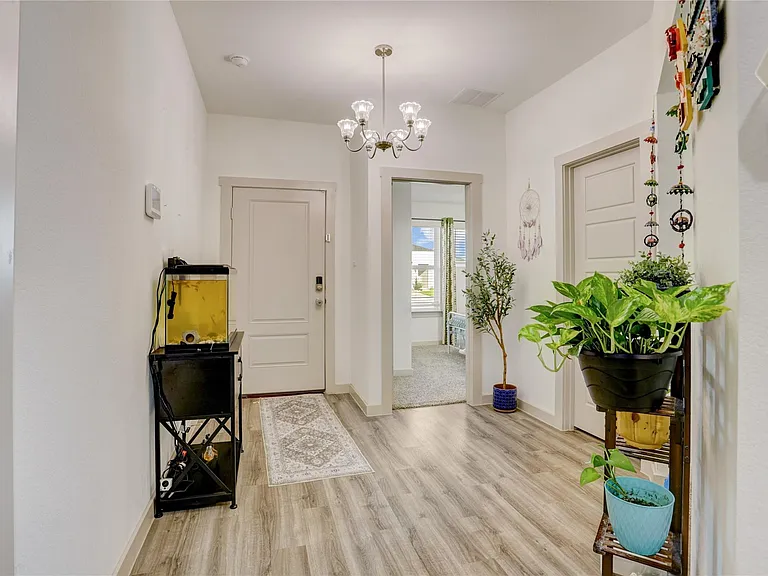 7926 Murciana Dr — Photo 5