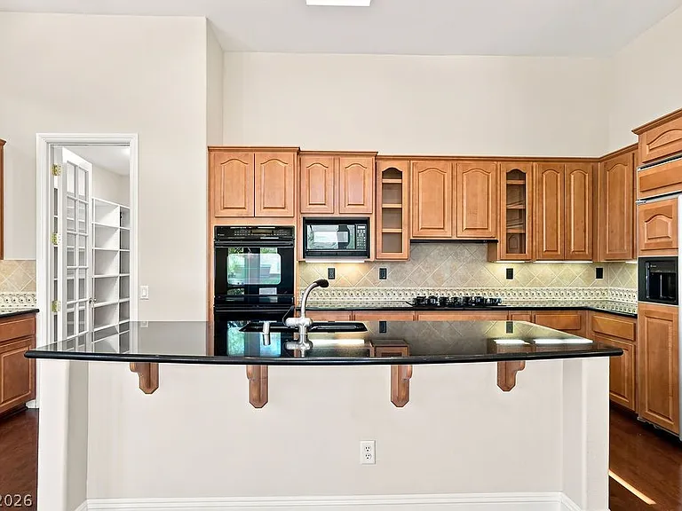 6 Old Marsh Ct — Photo 23
