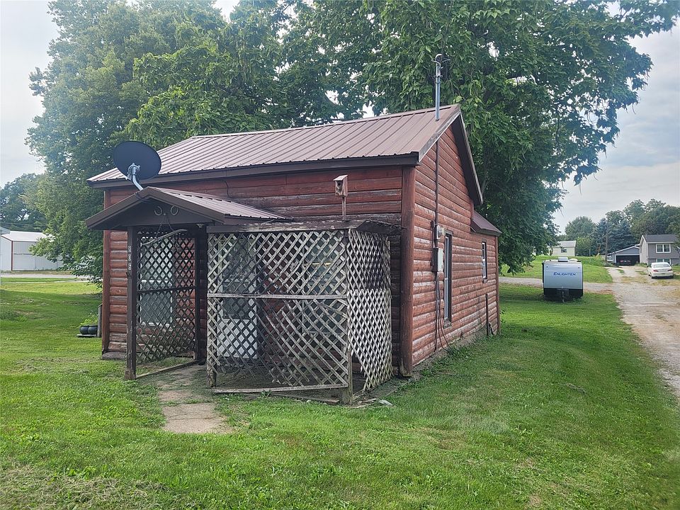 2nd image of 806 N Roche St