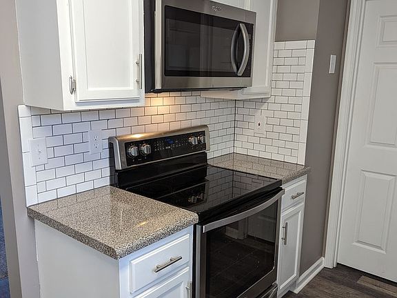 3rd image of 1433 Bradford Heights Rd