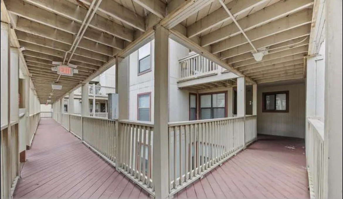 2 bed, 1150 sqft, $1,850 — Photo 2