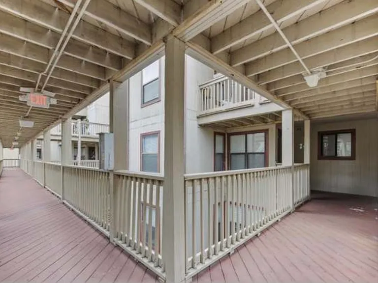 501 Maison Dr #F12 — Photo 2