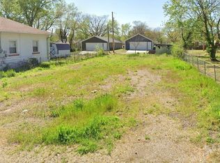 614 N Walker St, Webb City, MO 64870