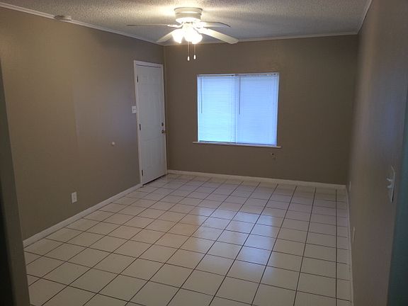 3rd image of 1703 E Maple Ave