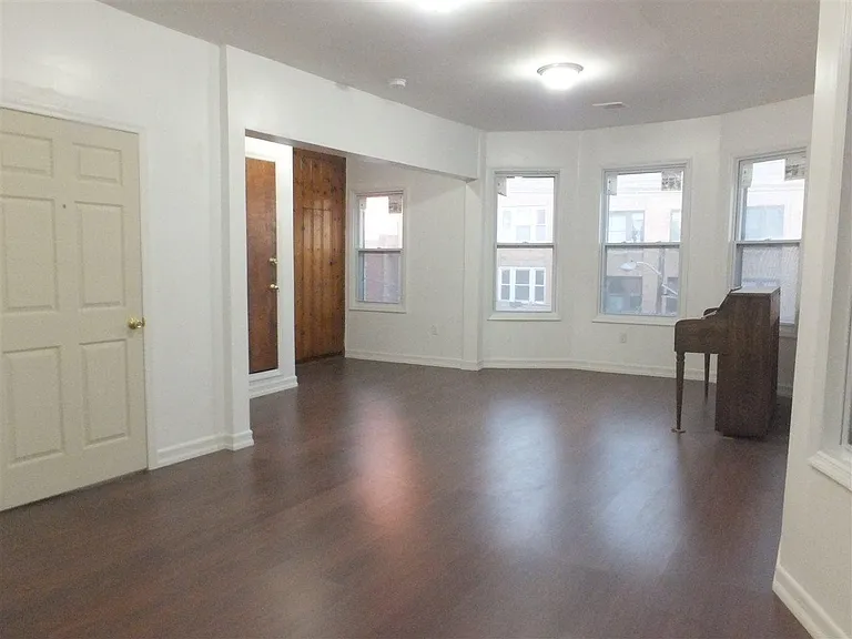 65 Clifton Pl #2 — Photo 8