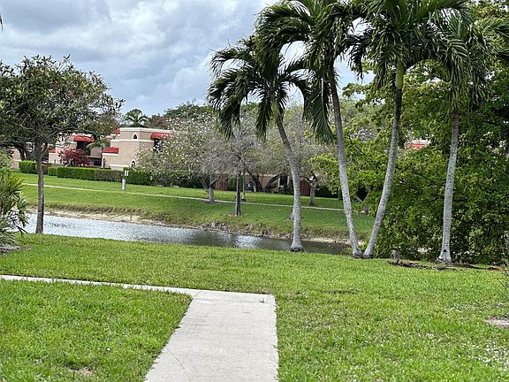 5th image of 8074 Severn Dr
