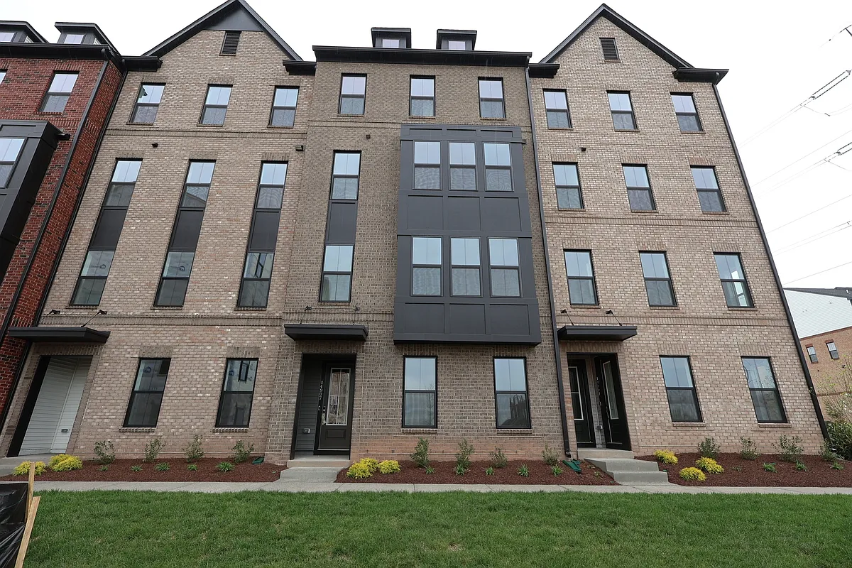 Building Photo - 14905 Deco Cir