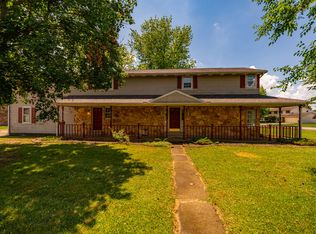 198 Finsbury Ln, Troy, OH 45373