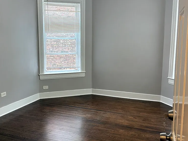 7225 S Champlain Ave — Photo 12
