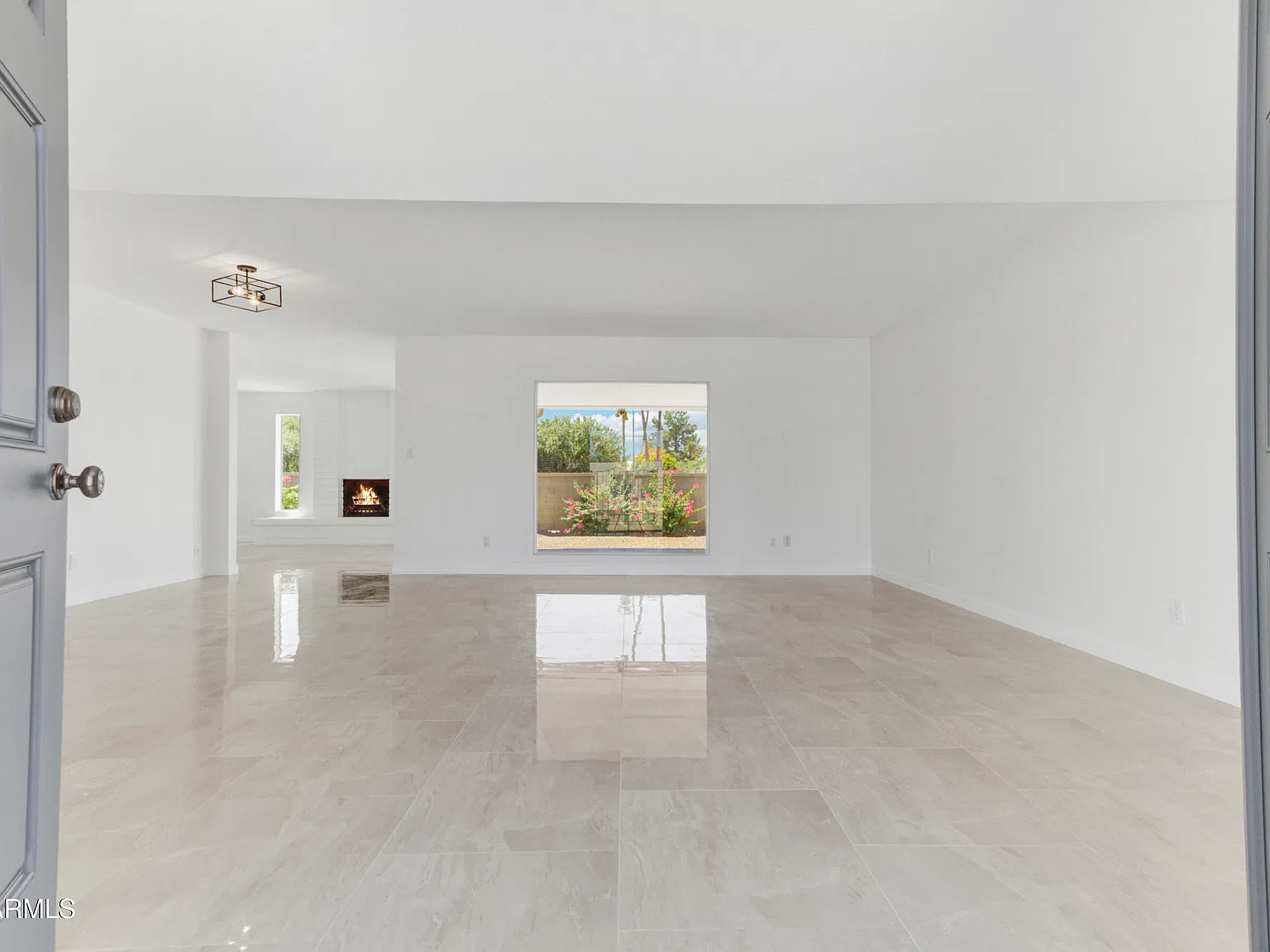 4 bed, 2.0 bath, 2127 sqft, $4,295 — Photo 3