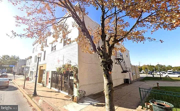 2 bed, 1000 sqft, $1,750 — Photo 2