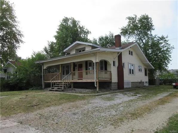 868 E Acton Ave, Wood River, IL 62095
