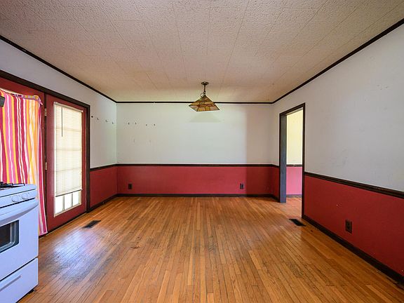 3rd image of 360 W Morrow St