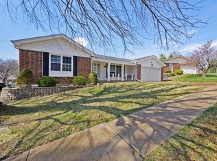 8809 Forest Heights Dr, Saint Louis, MO 63123