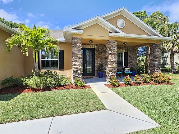 2nd image of 2506 Madewood Dr