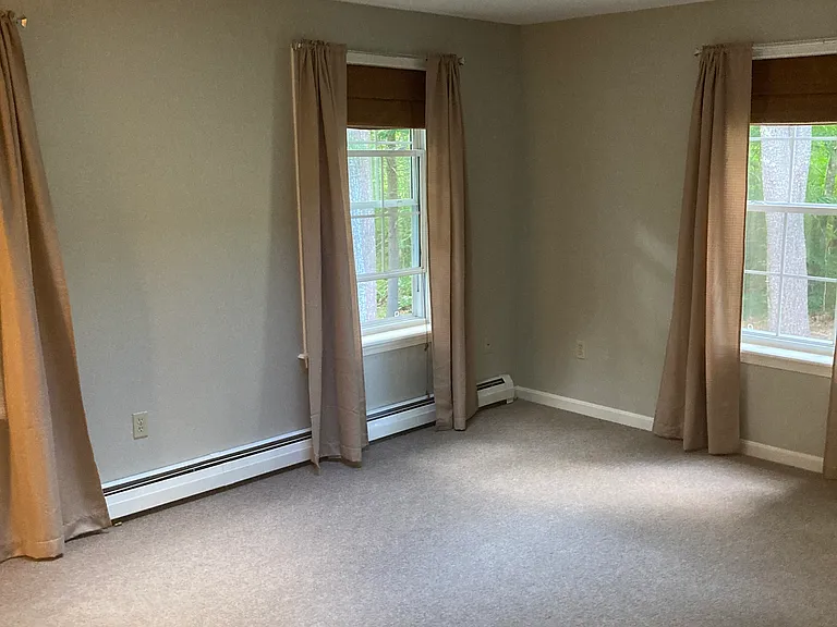 2196 Village Green Dr — Photo 25
