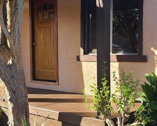 3rd image of 119 N Hicks Ave