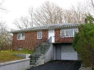 19 Peach St, Wading River, NY 11792