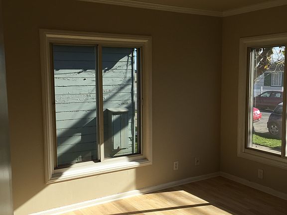 5th image of 158 Euclid Ave