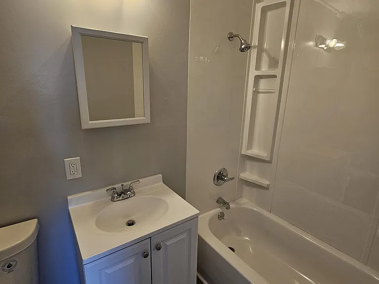 110 E 6th Ave #1/2 — Photo 3