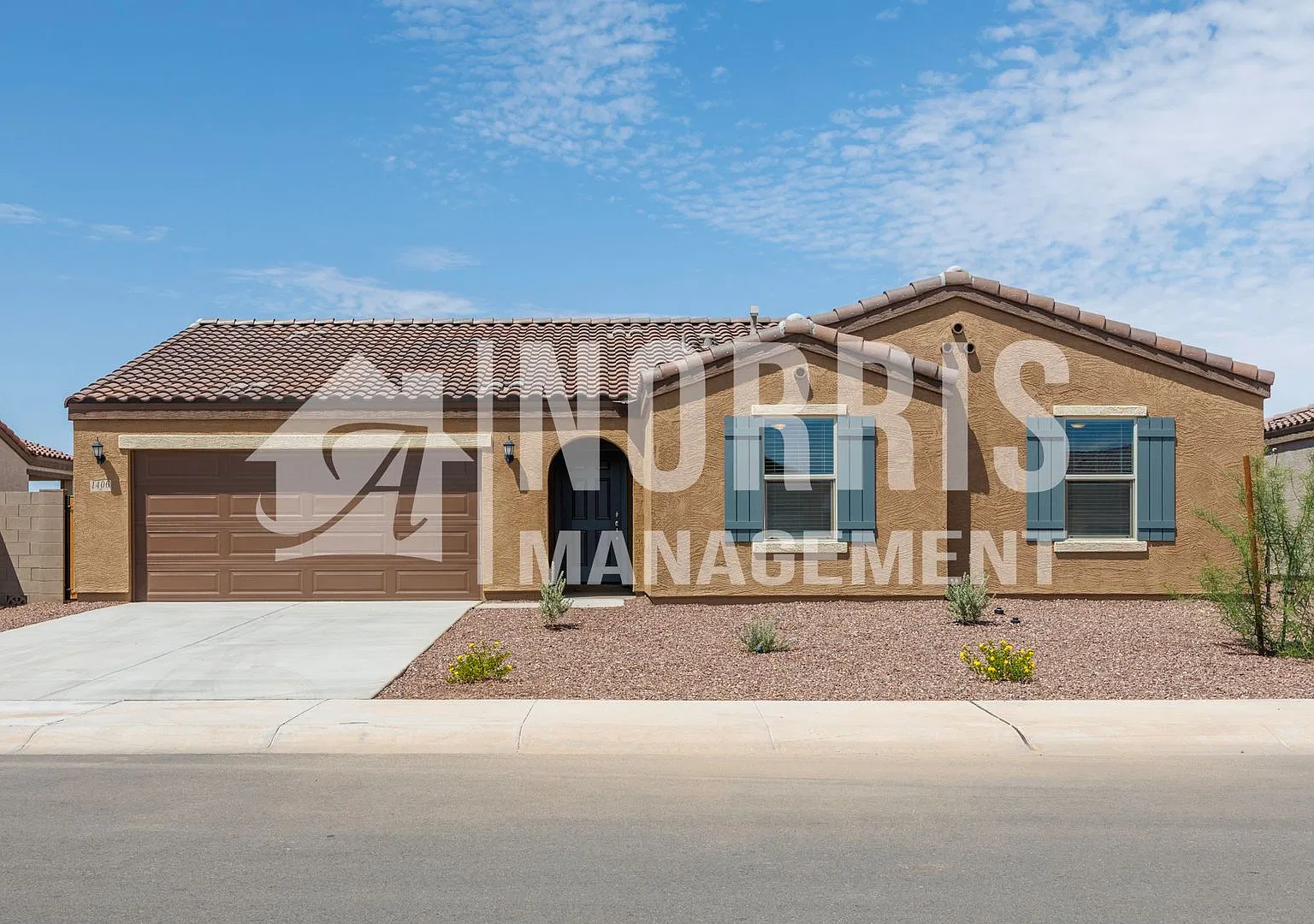 Beautiful New Home with a View — Photo 1